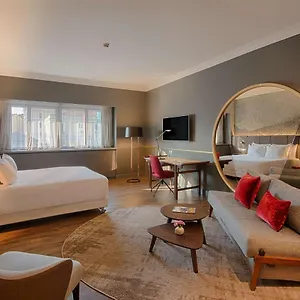 https://nh-milano-grand-hotel-verdi.italymilanhotels.net