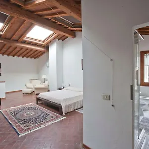 https://appartamenti-ruggini.it-tuscanyhotel.com